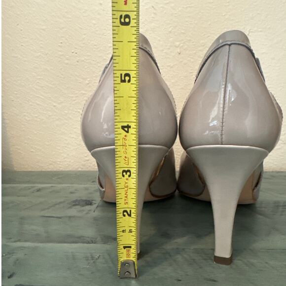 Paul Green Contessa Bone Patent Leather Size 9, 3 1/2" High Heels W Original Box - Picture 7 of 12